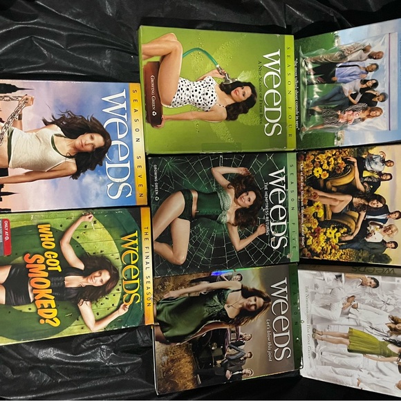 Weeds Season Three DVD - Picture 9 of 9